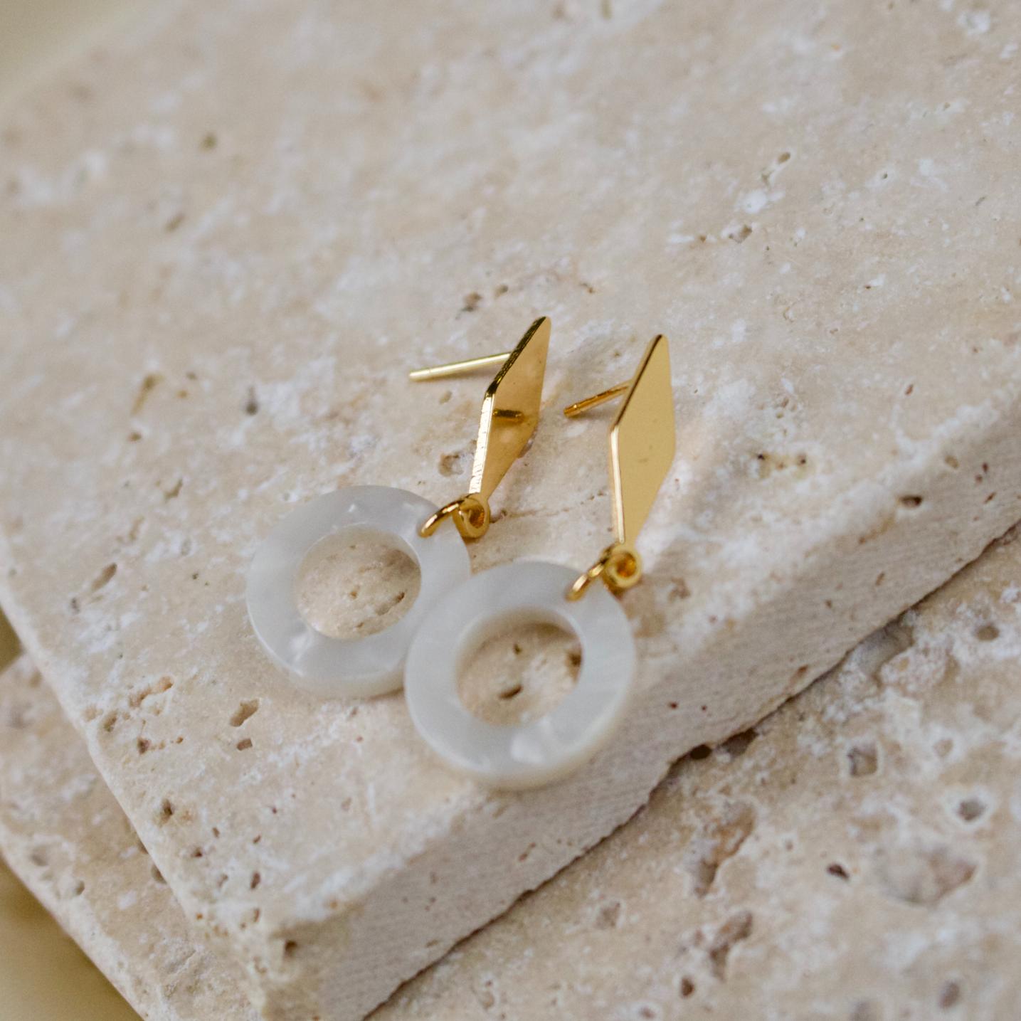Toya // White Diamond Stud Earrings