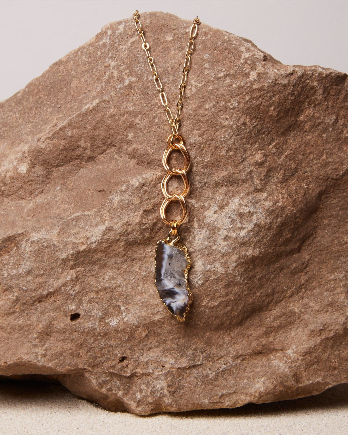 Tess // Agate Slice Necklace