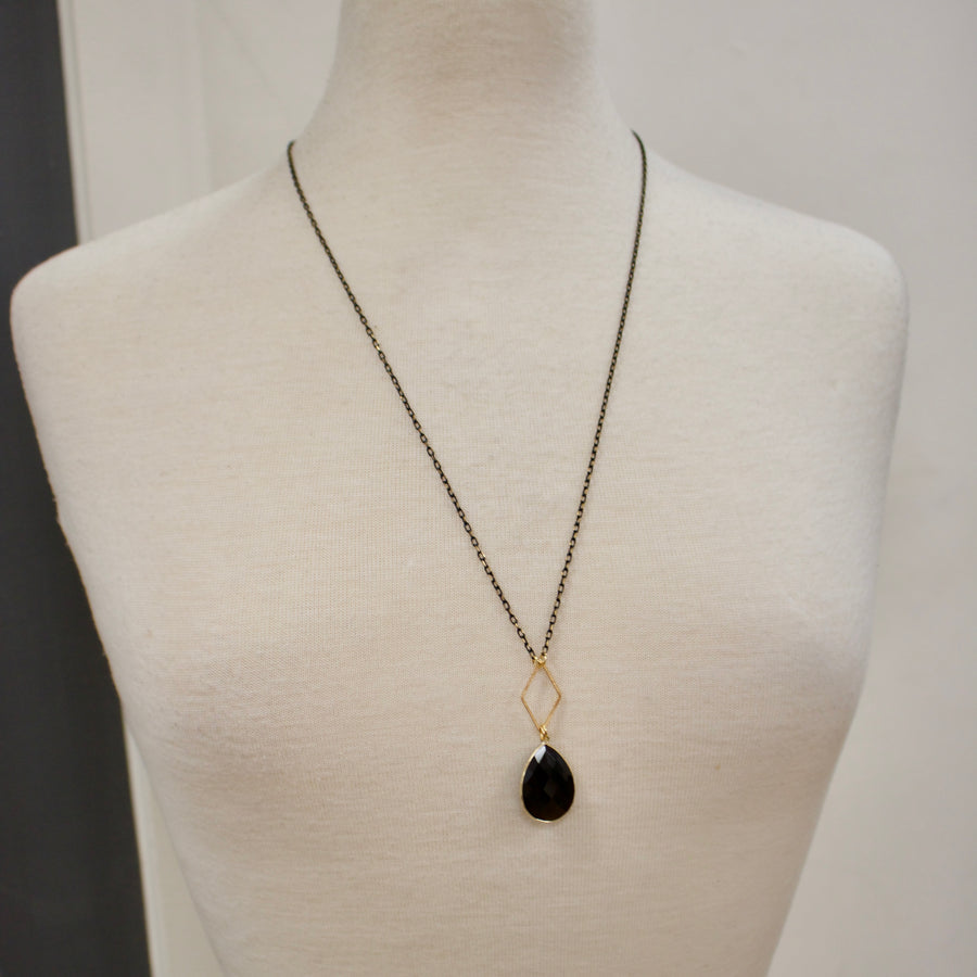 N025 - Glass teardrop necklace