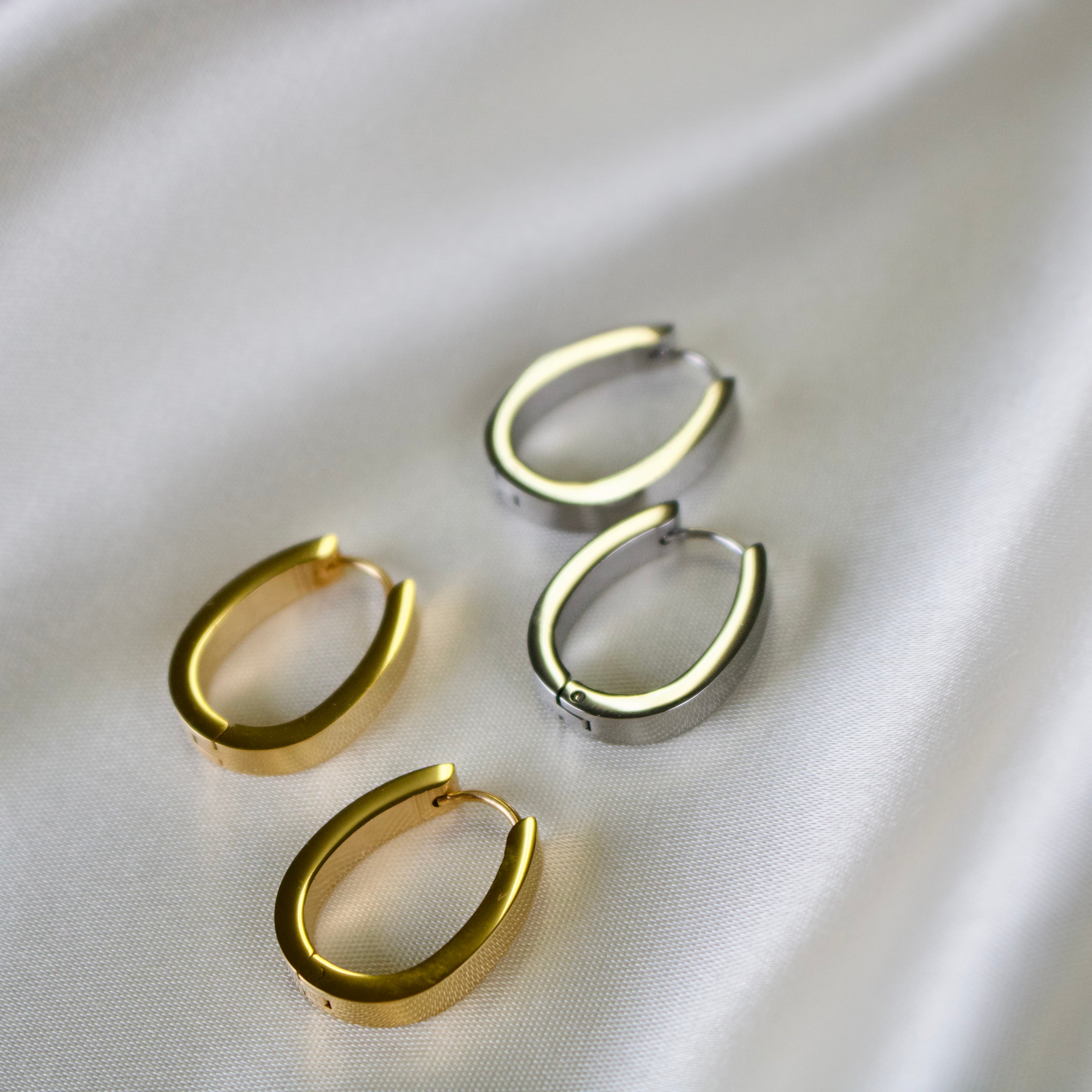 Cyprus // High Polished Chunky Flat Oval Hoop
