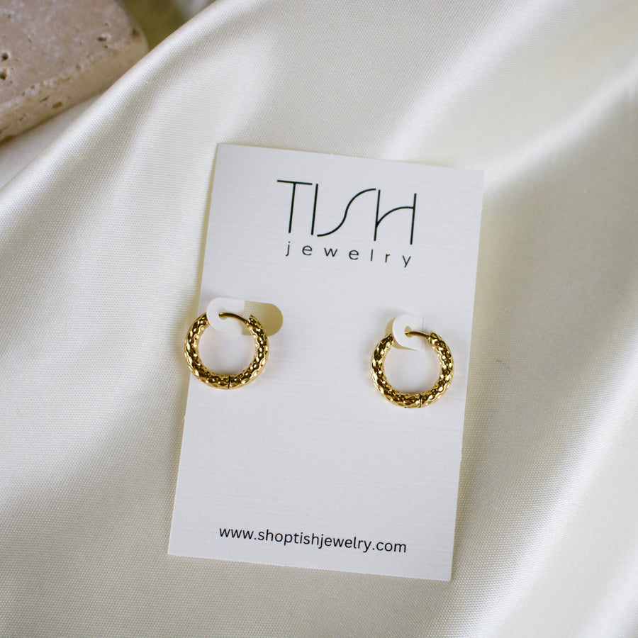 Kimi // Textured Round Huggie Hoops