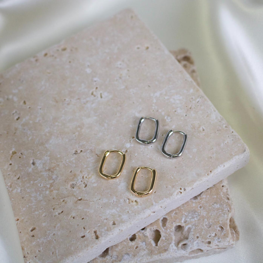 Harp // Mini huggie hoops