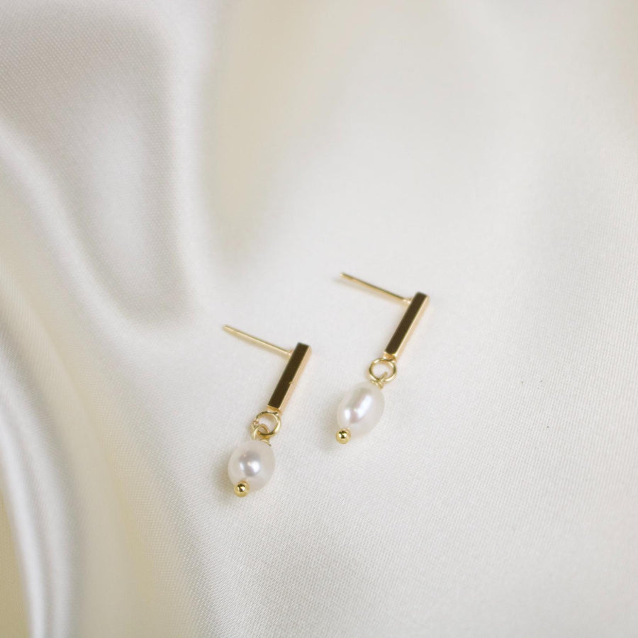 Pearle // Single Pearl Bar Stud Earrings