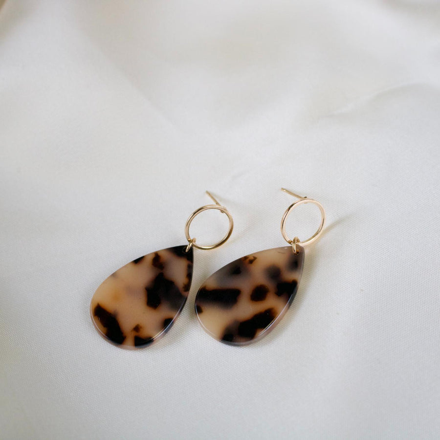 Callie // Blonde Tortoise Teardrop Stud Earrings