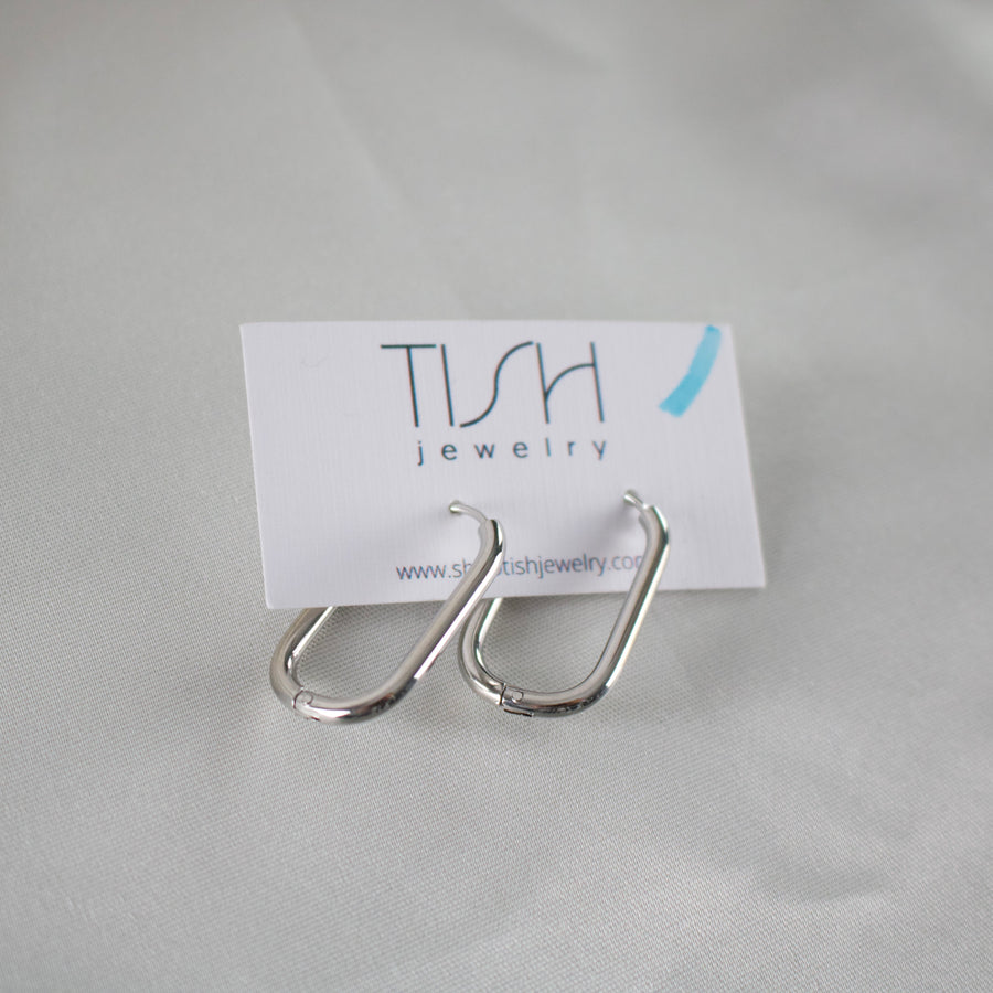 E0 - Silver tone long oval hoops