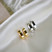 Cyprus // High Polished Chunky Flat Oval Hoop