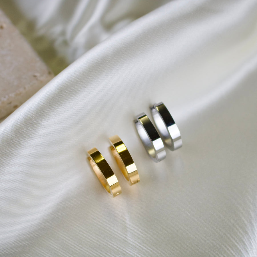 Cyprus // High Polished Chunky Flat Oval Hoop