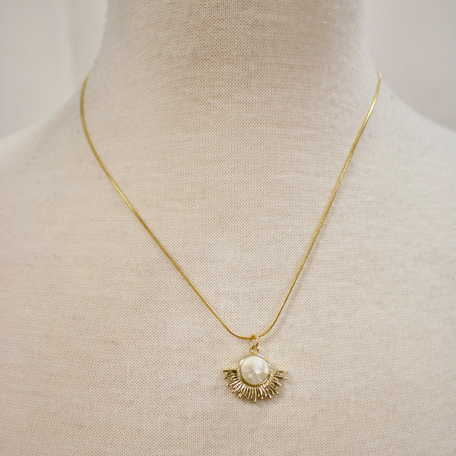 N005 - Starburst necklace