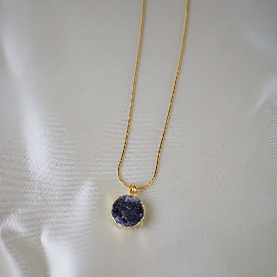N026 - Round druzy charm necklace