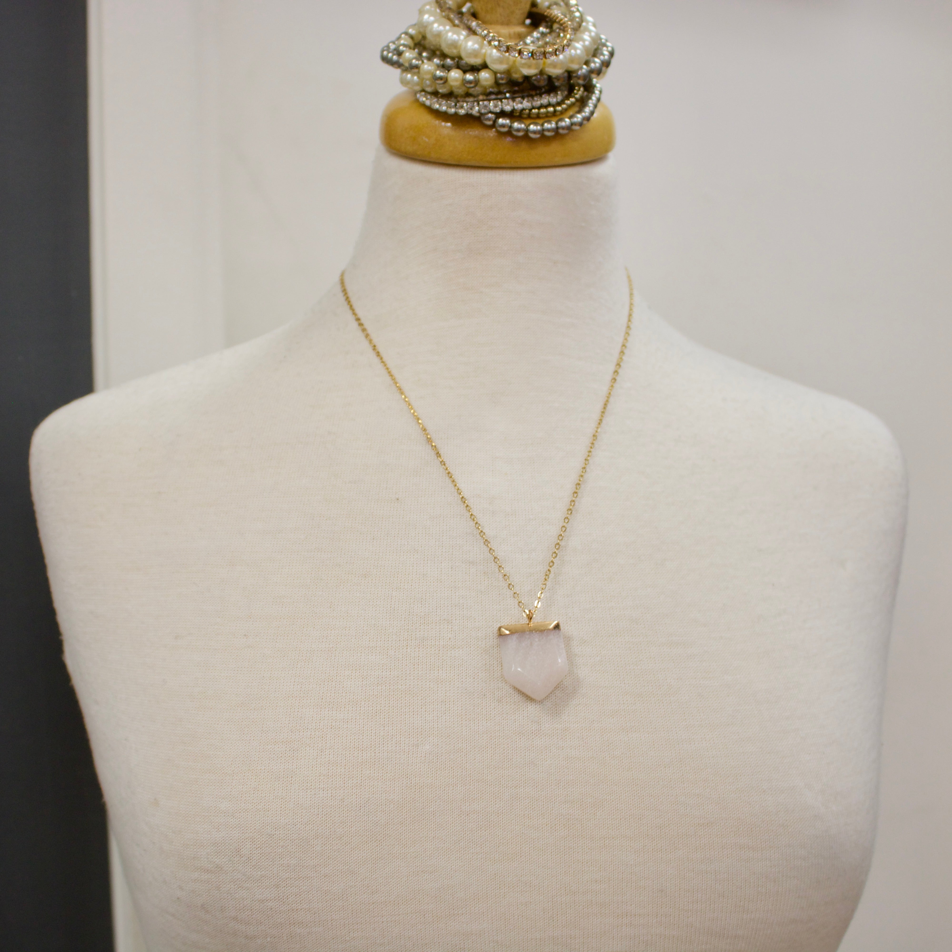N006 - Pink Aventurine Pendant necklace