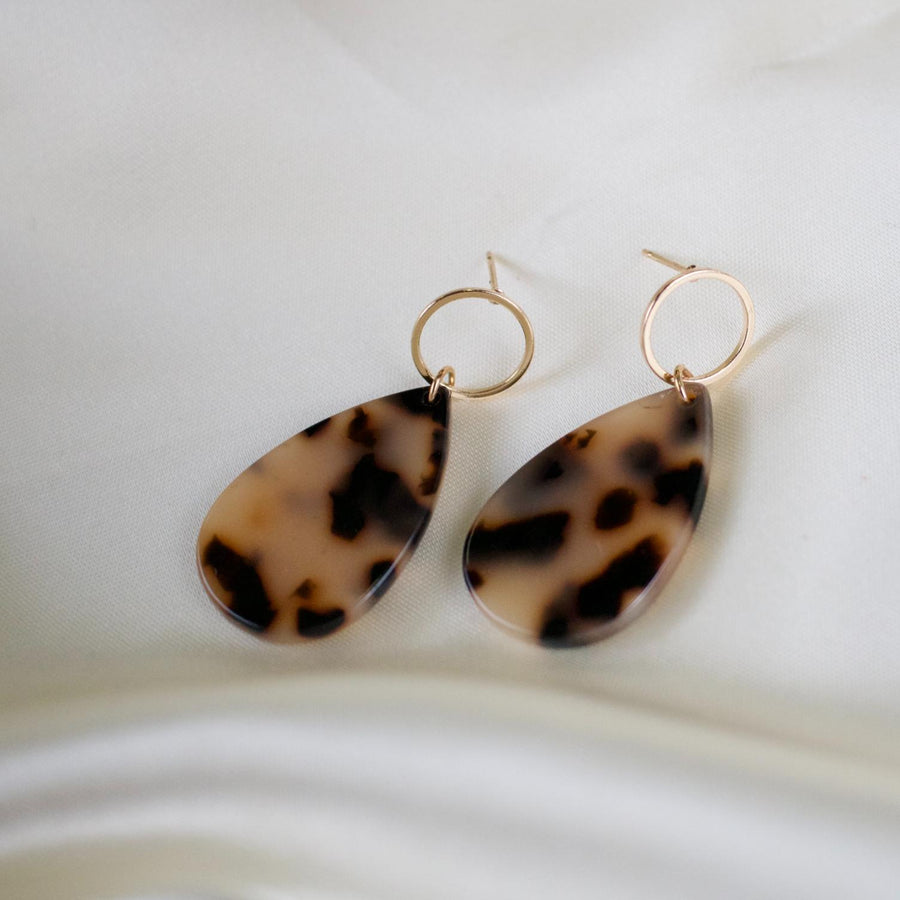 Callie // Blonde Tortoise Teardrop Stud Earrings