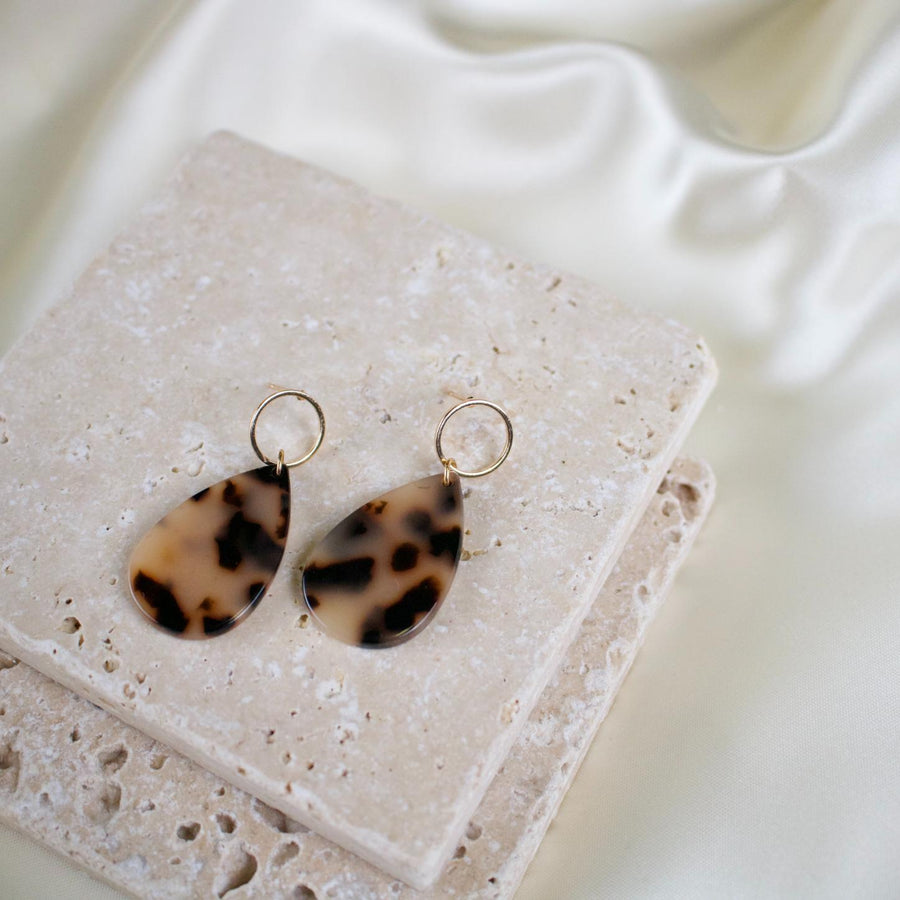 Callie // Blonde Tortoise Teardrop Stud Earrings