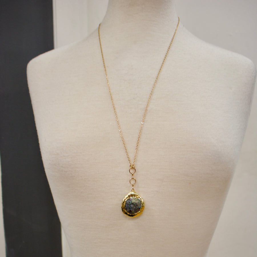 N029 - Circle abalone pendant necklace