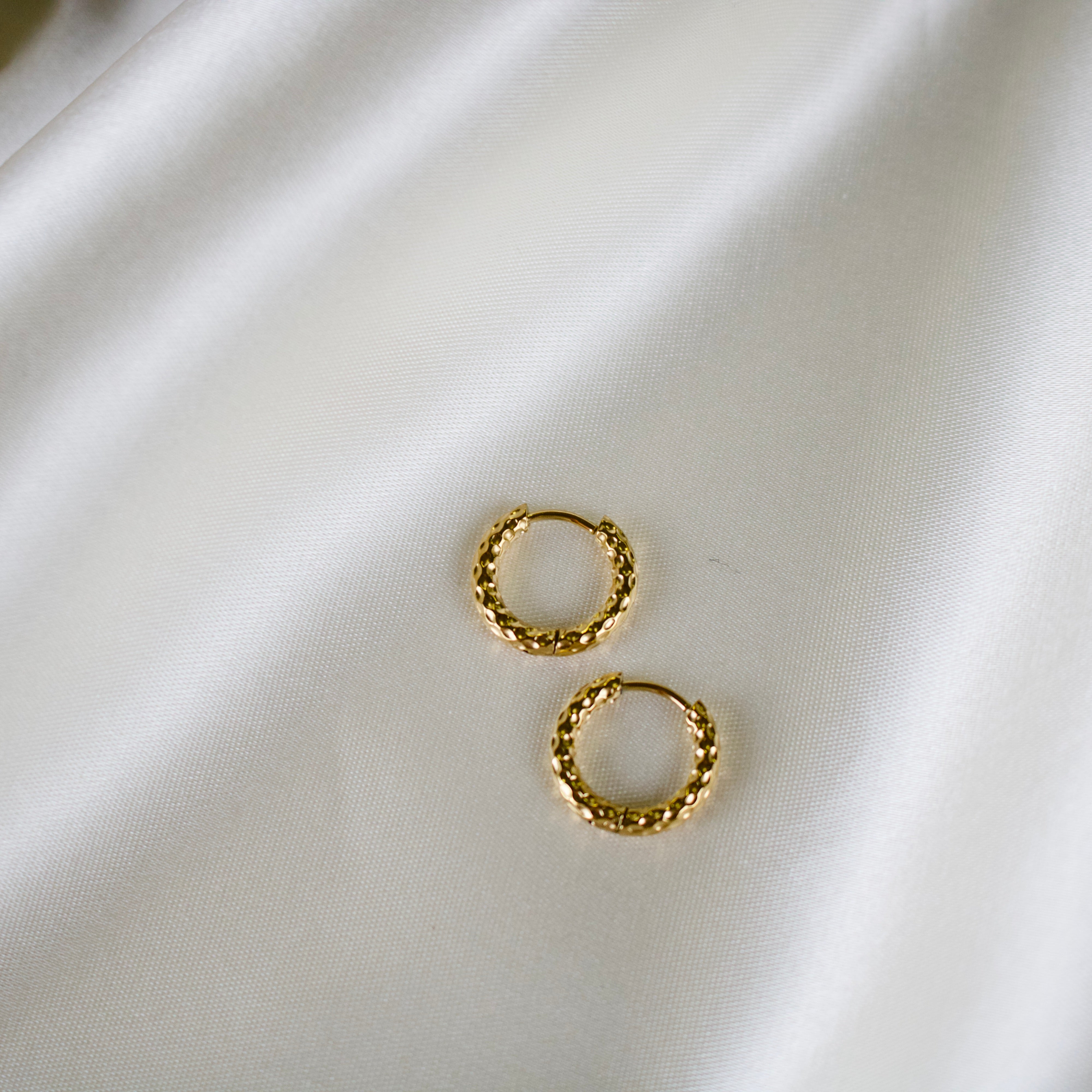 Kimi // Textured Round Huggie Hoops