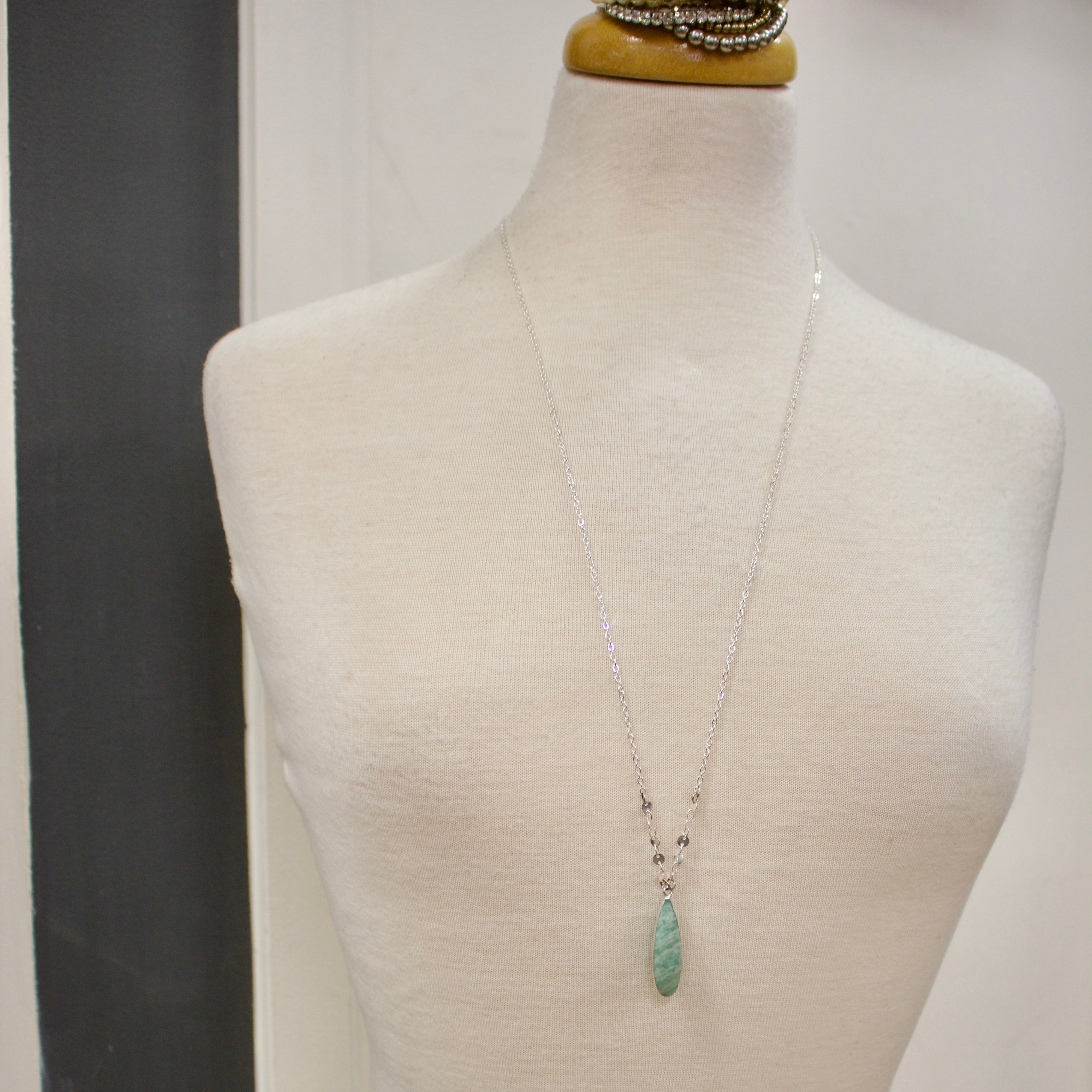 N037 - Silver amazonite pendant necklace