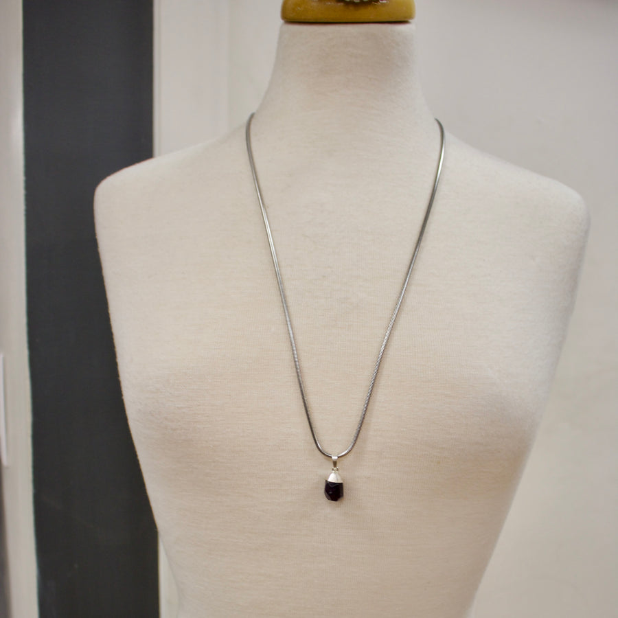N035 - Chunky crystal pendant necklace