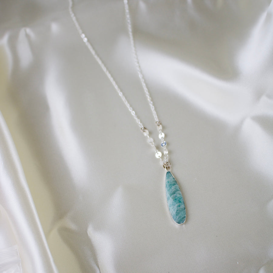 N037 - Silver amazonite pendant necklace