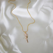 N020 - Single rose pendant necklace
