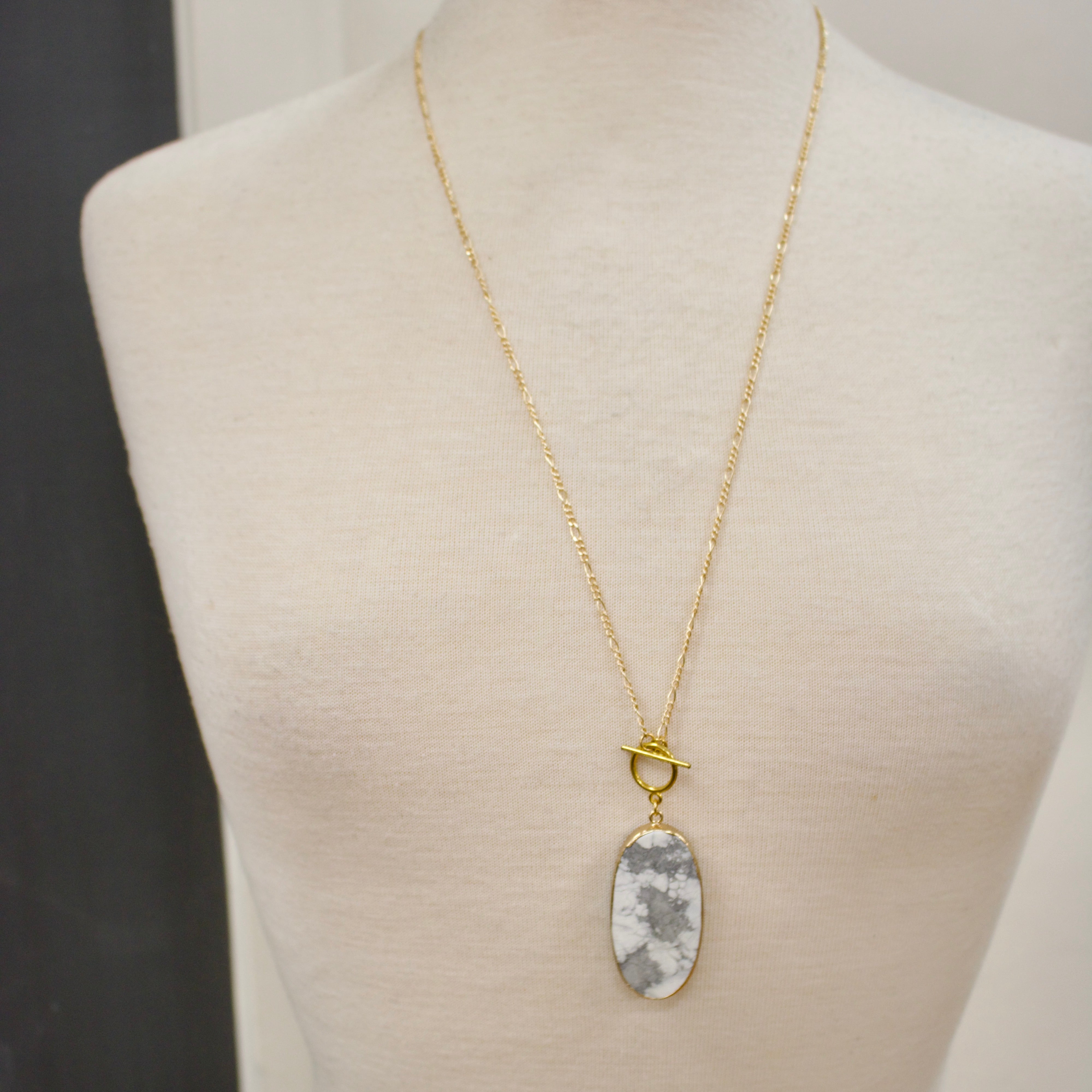 N012 - White Howlite Toggle clasp necklace