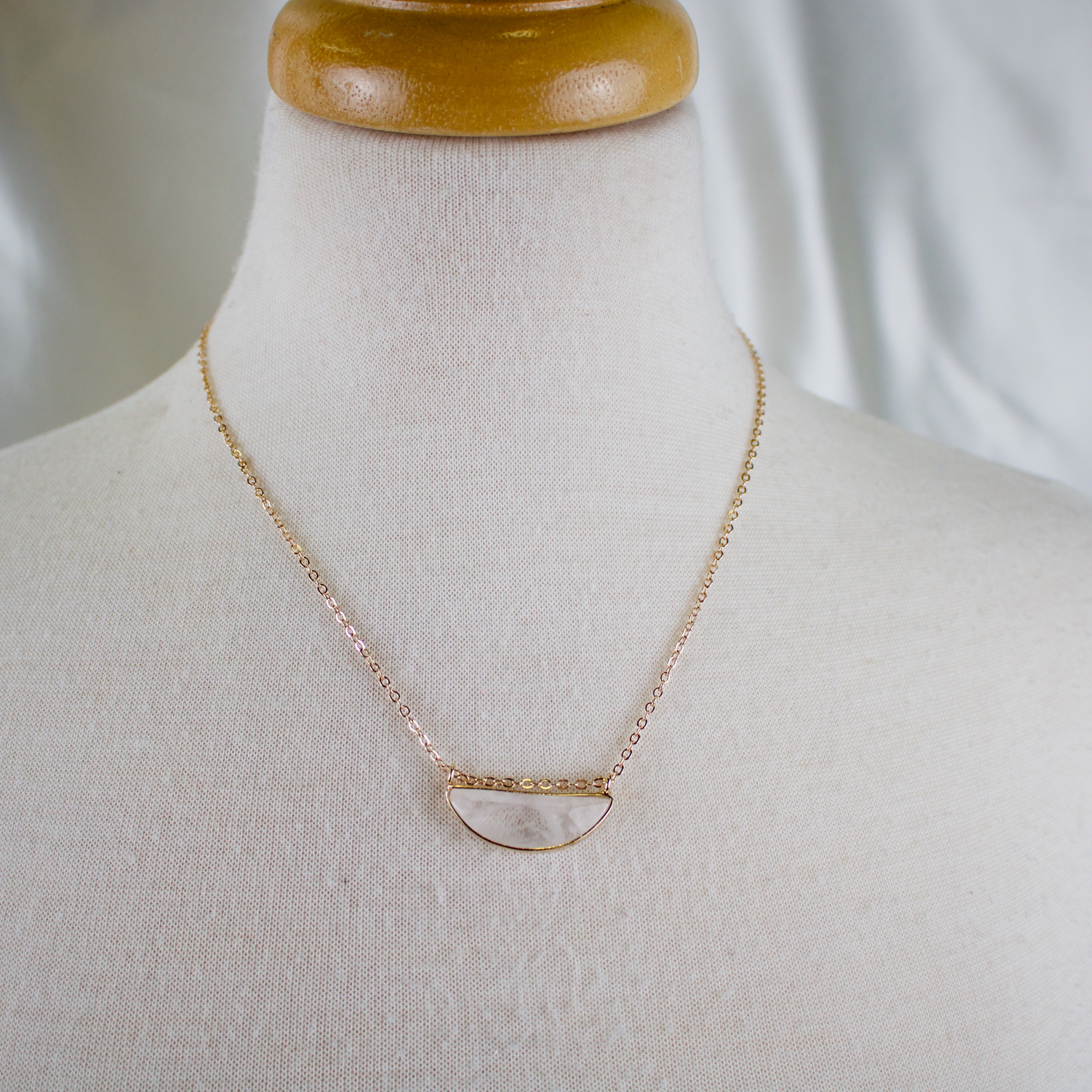 Luna // Quartz Short Gold Necklace