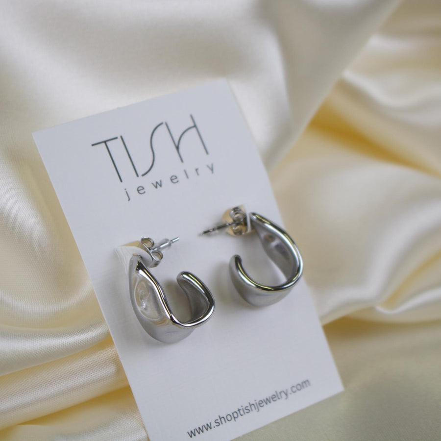 Capri // Silver Hammered Wave Earrings
