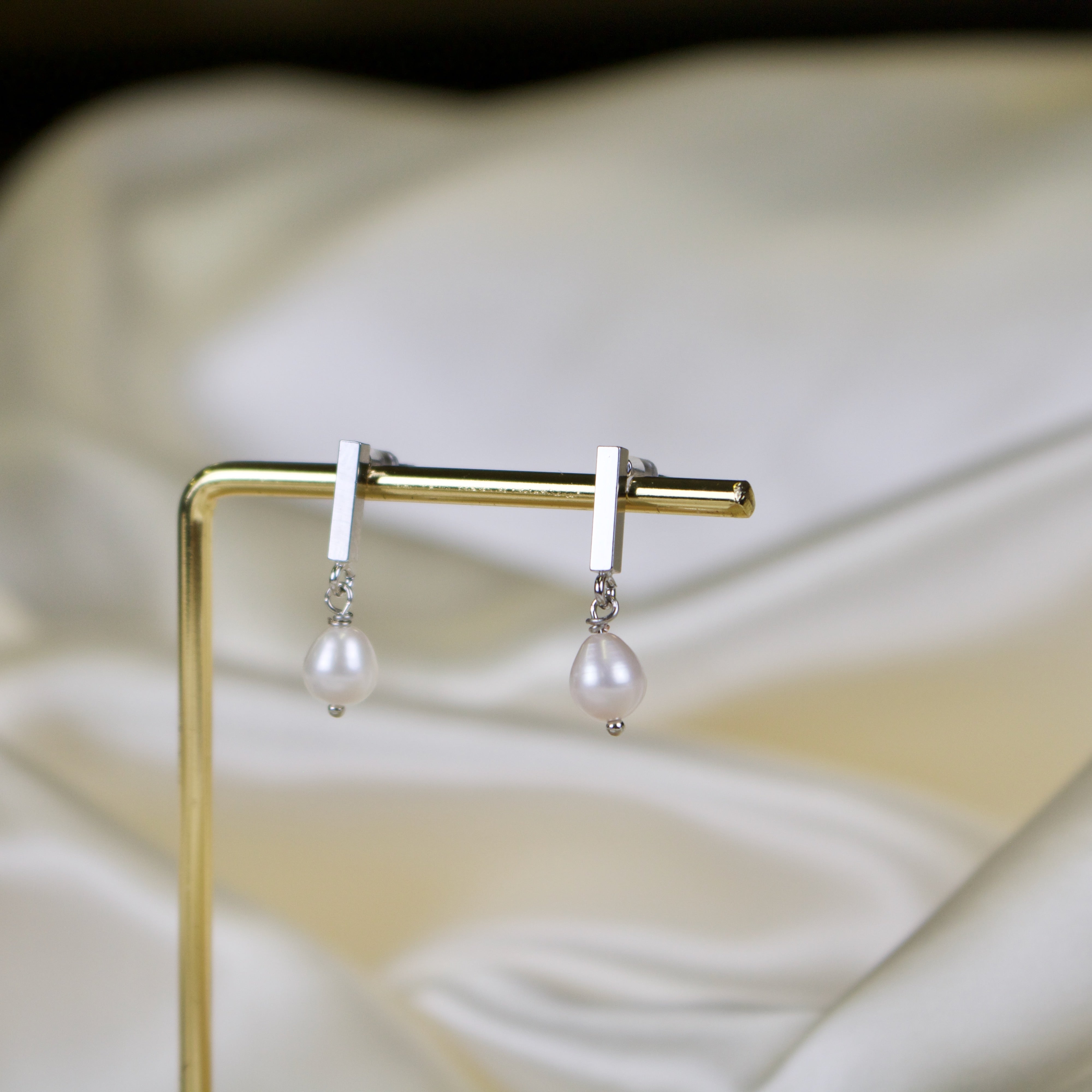 Pearle // Silver Single Pearl Bar Stud Earrings