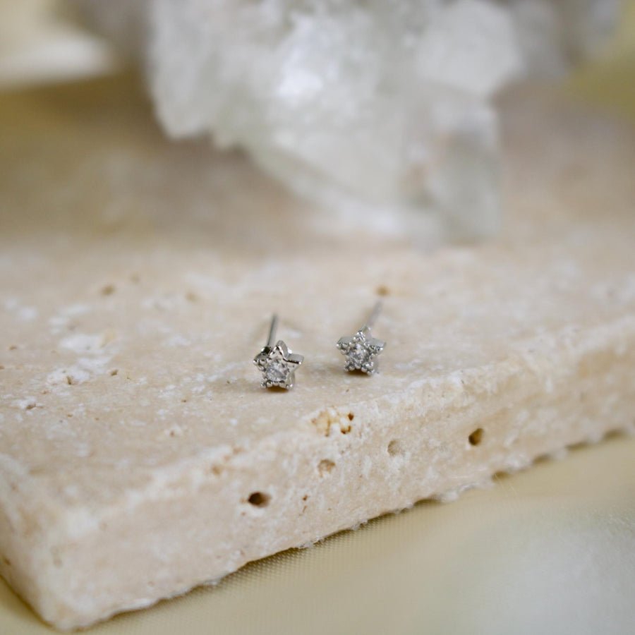 Etoile // CZ Heart Studs