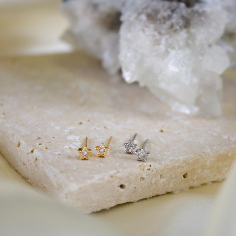 Etoile // CZ Heart Studs